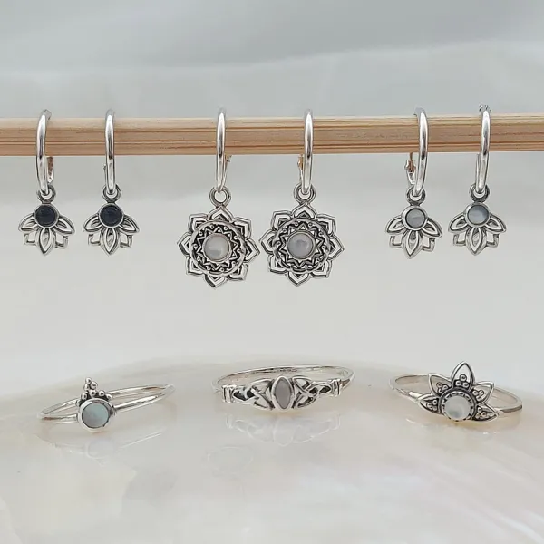 Studio Jewellery Gem Stone Rings | Rings-Fine Celtic Mother Of Pearl Sterling Silver Ring