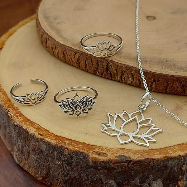 Studio Jewellery Feature & Stacker Rings | Rings-Lovely Lotus Silver Ring