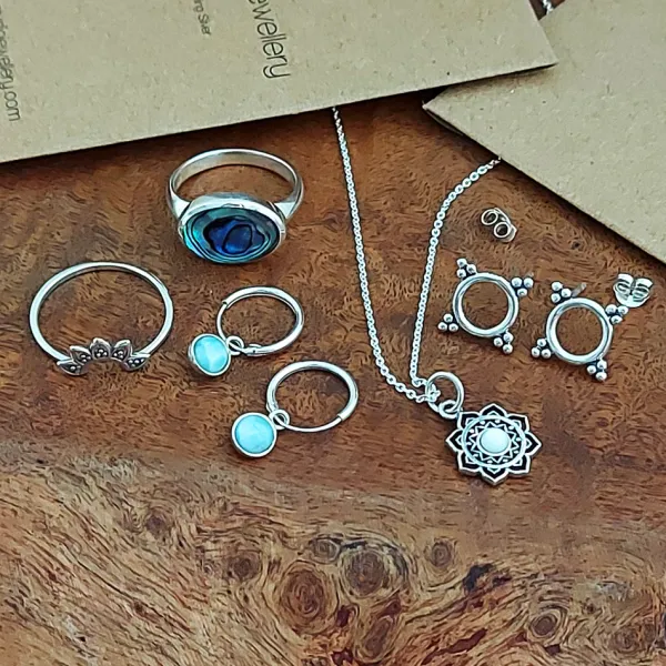 Studio Jewellery Necklaces-Mandala Flower Shell Silver Necklace
