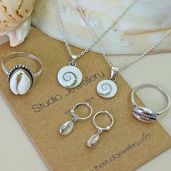 Studio Jewellery Necklaces-Medium Shiva Shell Silver Necklace