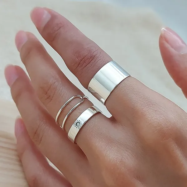 Studio Jewellery Feature & Stacker Rings | Rings-Minimalistic Oblong Silver Ring