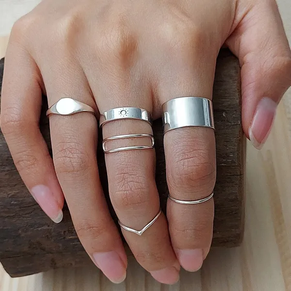 Studio Jewellery Feature & Stacker Rings | Rings-Minimalistic Oblong Silver Ring