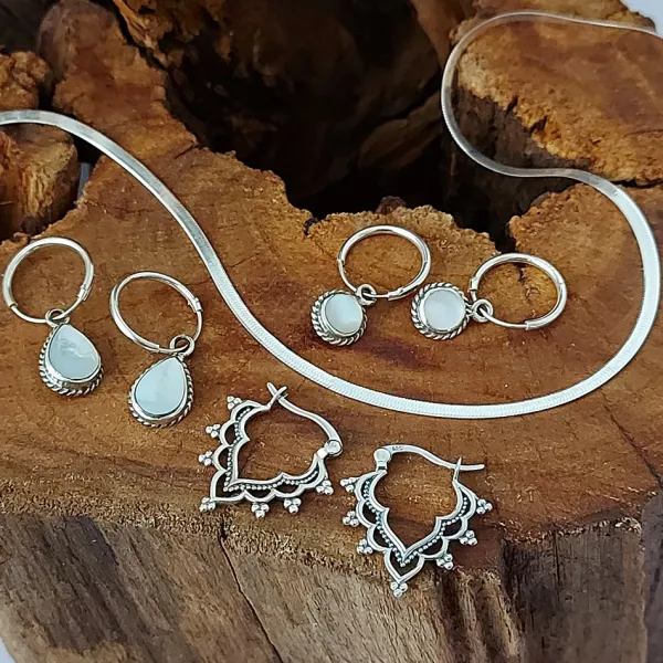 Studio Jewellery Necklaces-Thin Herringbone Silver Necklace