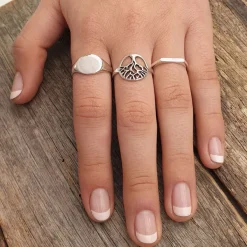 Studio Jewellery Feature & Stacker Rings | Rings-Unisex Silver Signet Ring
