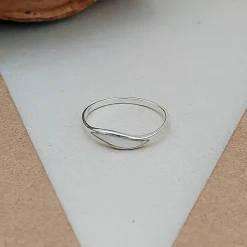 Studio Jewellery Rings-Wave White Shell Silver Ring