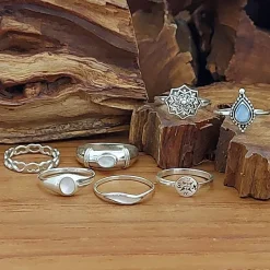 Studio Jewellery Rings-Wave White Shell Silver Ring